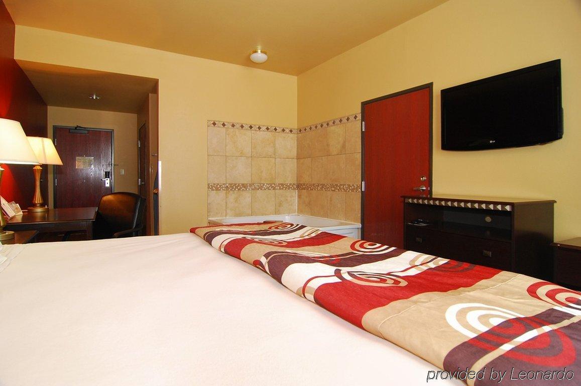 Quality Inn & Suites Buda Cameră foto