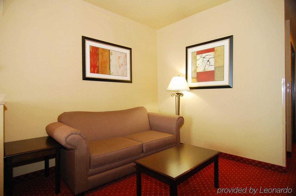 Quality Inn & Suites Buda Cameră foto